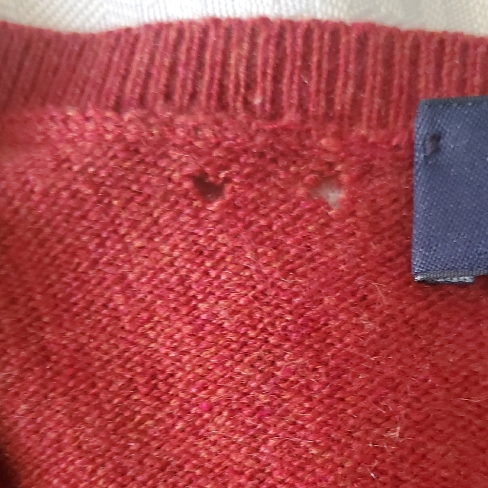 Brooks Brothers Men's V-Neck Sweater in Vibrant Burgundy 100% Cashmere - Picture 4 of 10